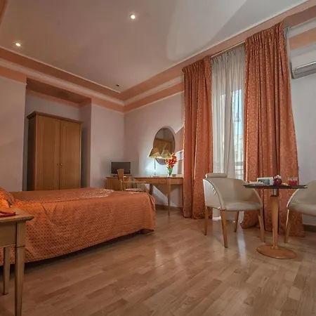 La Pace 3* Naples