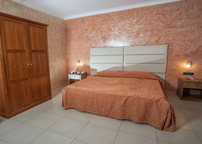 La Pace Неаполь