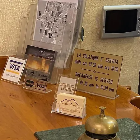 La Pace לינה וארוחת בוקר נאפולי