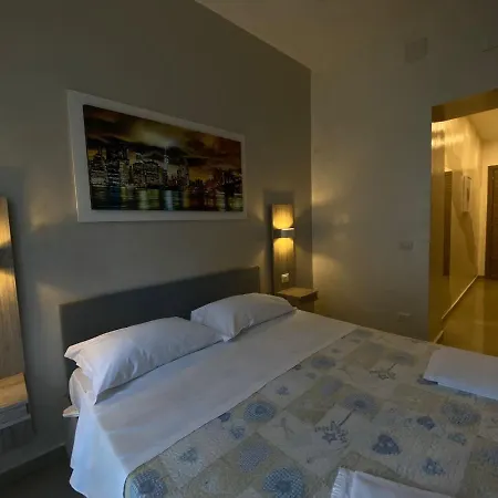 לינה וארוחת בוקר La Pace 3*