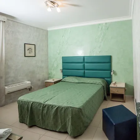 La Pace 3* נאפולי