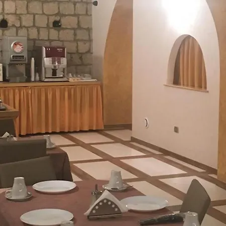 לינה וארוחת בוקר La Pace