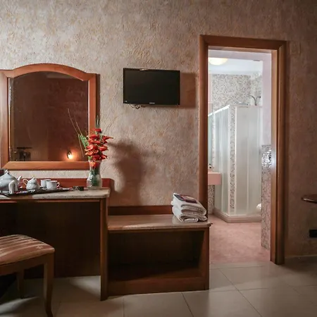 Couette-café La Pace 3*