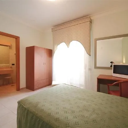 לינה וארוחת בוקר La Pace